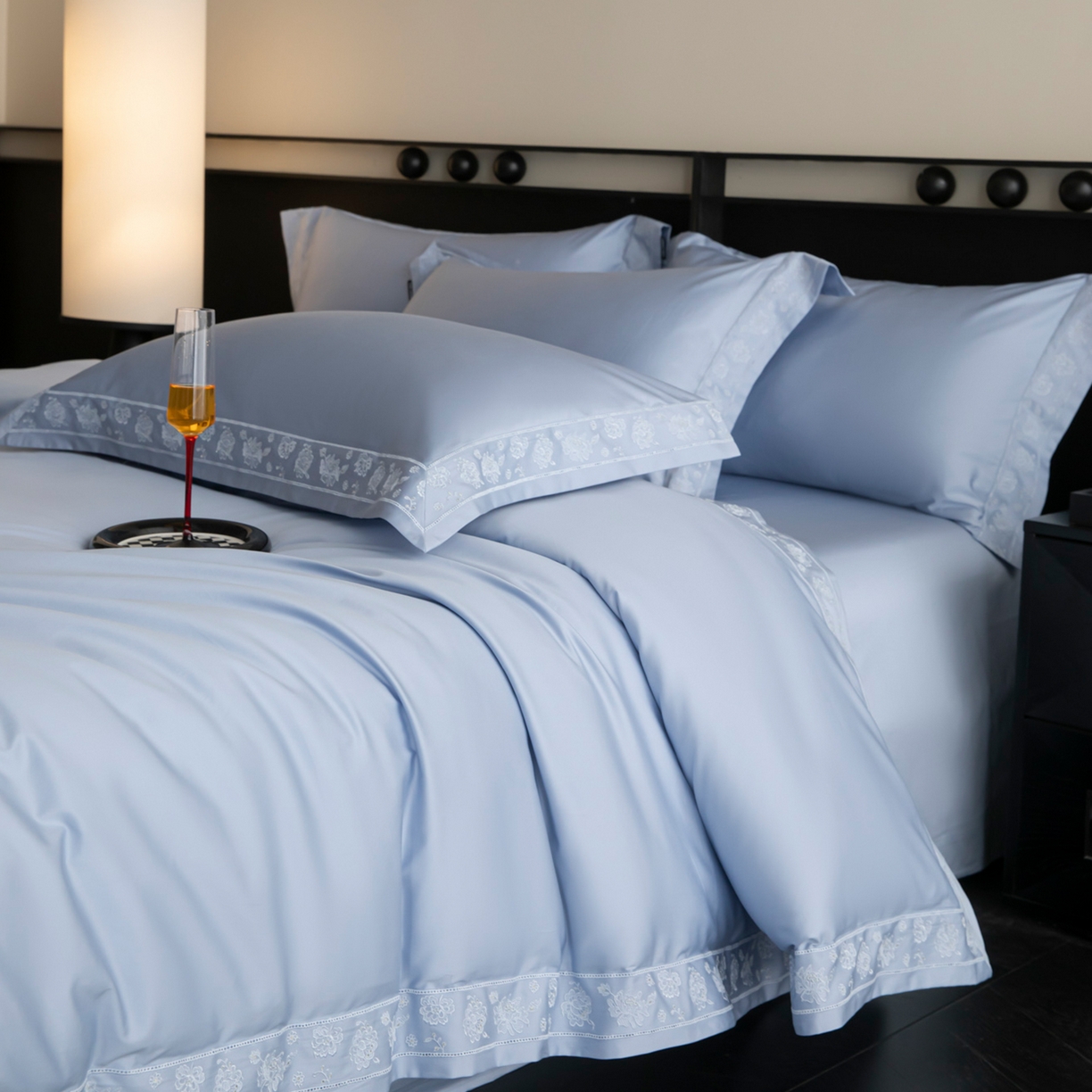 91家纺网 家纺一手货源 找家纺 安妮家居 2025新款全棉纯棉100%丝光喷气13376镂空刺绣四件套-海瑟薇 海瑟薇-蓝