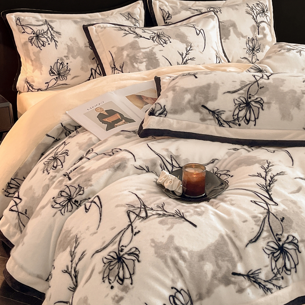 91家纺网 家纺一手货源 找家纺 七七家纺 2025新款精品印花雪貂绒牛奶绒四件套（加大款十斤多） 雪貂绒-荷花