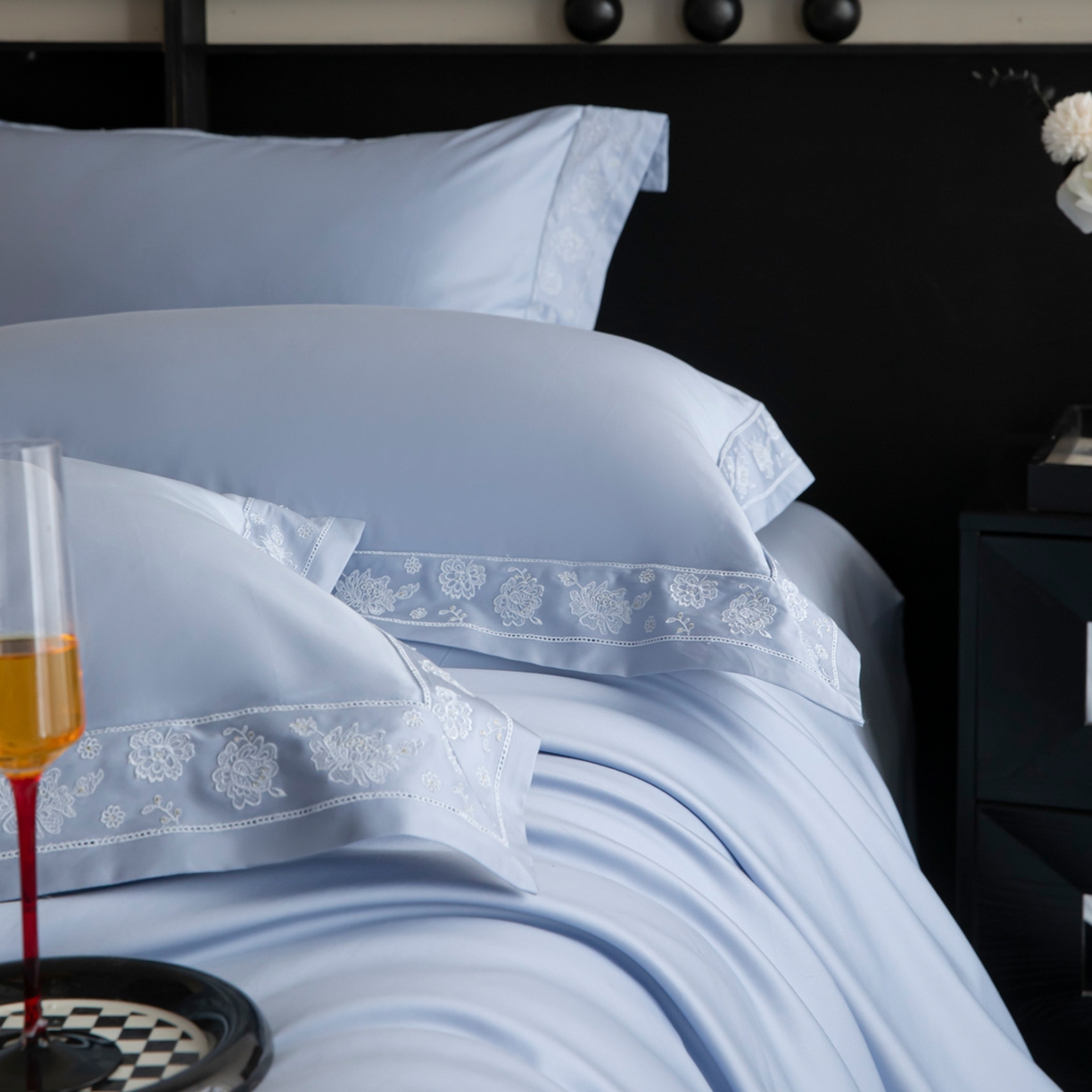 91家纺网 家纺一手货源 找家纺 安妮家居 2025新款全棉纯棉100%丝光喷气13376镂空刺绣四件套-海瑟薇 海瑟薇-蓝