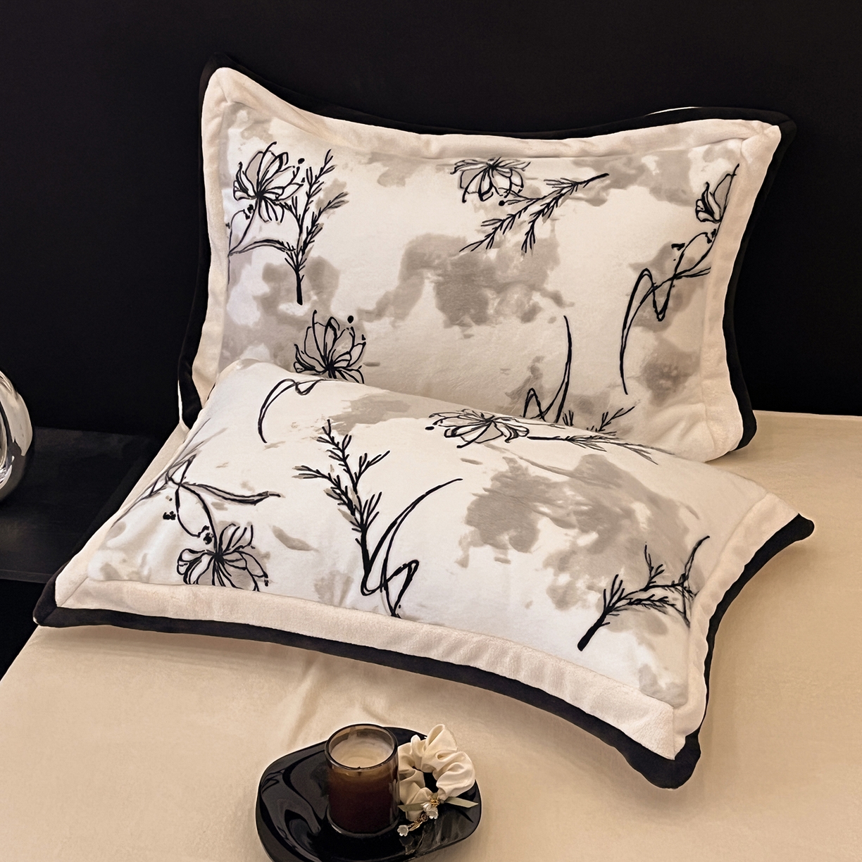 91家纺网 家纺一手货源 找家纺 七七家纺 2025新款精品印花雪貂绒牛奶绒四件套（加大款十斤多） 雪貂绒-荷花