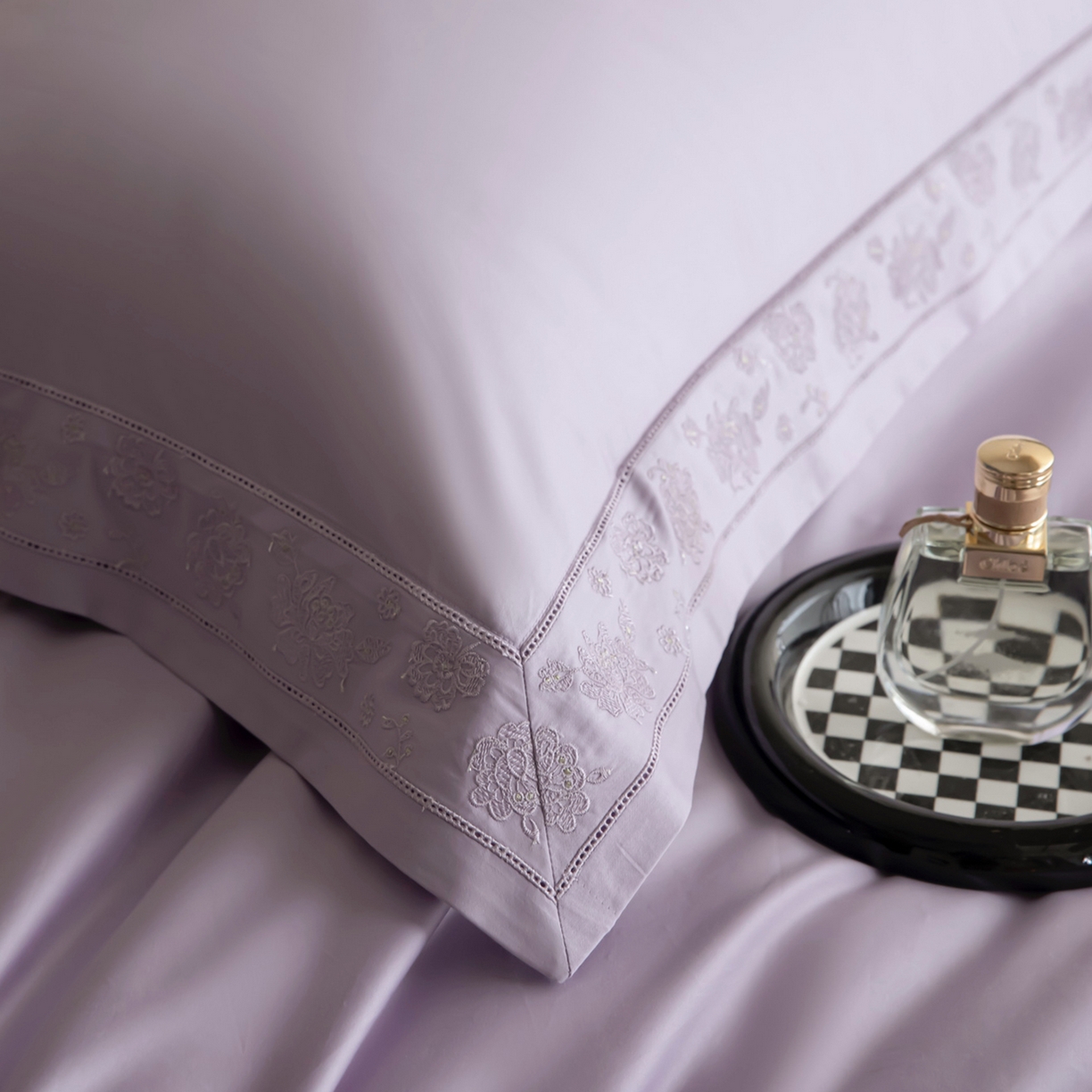 91家纺网 家纺一手货源 找家纺 安妮家居 2025新款全棉纯棉100%丝光喷气13376镂空刺绣四件套-海瑟薇 海瑟薇-紫