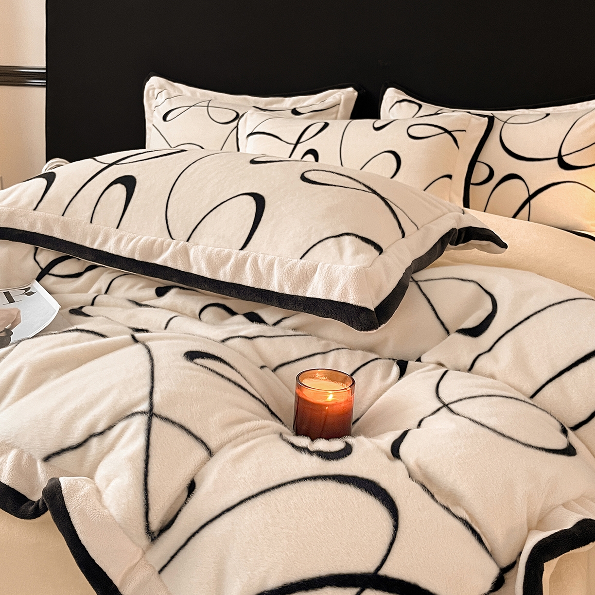 91家纺网 家纺一手货源 找家纺 七七家纺 2025新款精品印花雪貂绒牛奶绒四件套（加大款十斤多） 雪貂绒-线条花