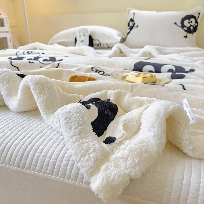 91家纺网 家纺一手货源 找家纺 沐慕 2025新款牛奶绒拼羊羔绒毛毯盖毯毯子 毛毯-黑球球