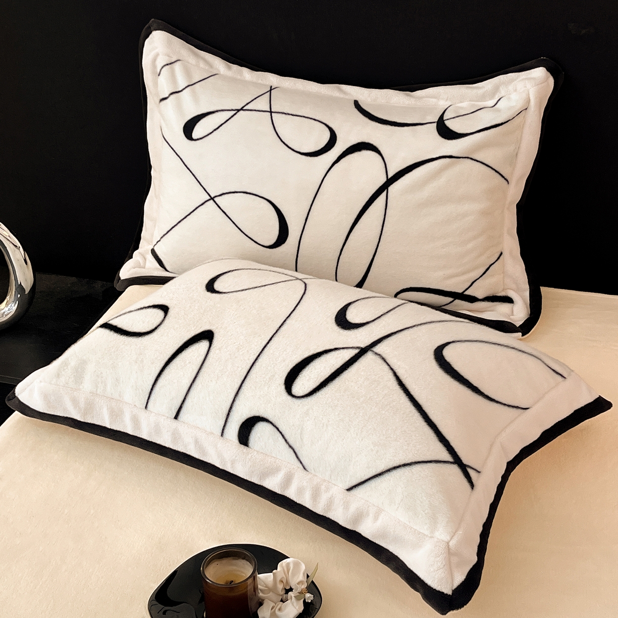 91家纺网 家纺一手货源 找家纺 七七家纺 2025新款精品印花雪貂绒牛奶绒四件套（加大款十斤多） 雪貂绒-线条花