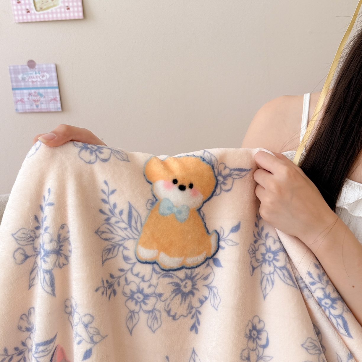 91家纺网 家纺一手货源 找家纺 沐慕 2025新款牛奶绒拼羊羔绒毛毯盖毯毯子 毛毯-花丛中