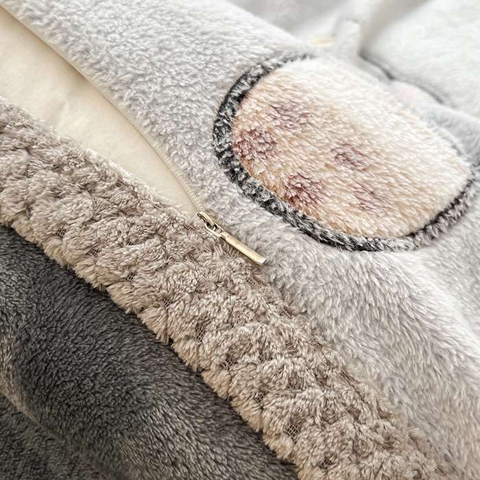 91家纺网 家纺一手货源 找家纺 倾慕  2026新款6D立体雪花绒系列四件套 奶茶小龙灰