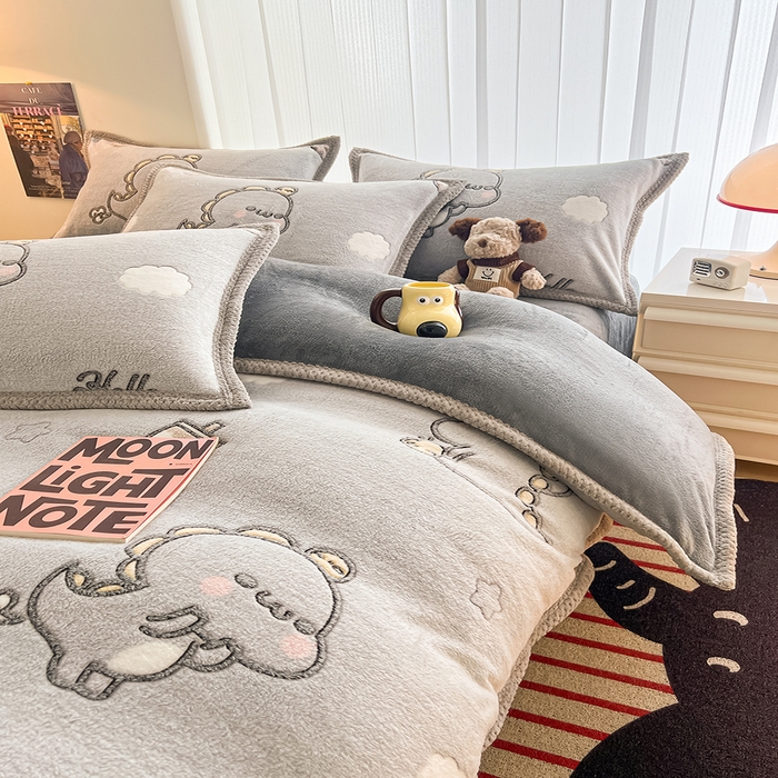 91家纺网 家纺一手货源 找家纺 倾慕  2026新款6D立体雪花绒系列四件套 奶茶小龙灰