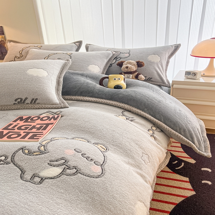 91家纺网 家纺一手货源 找家纺 倾慕  2026新款6D立体雪花绒系列四件套 奶茶小龙灰