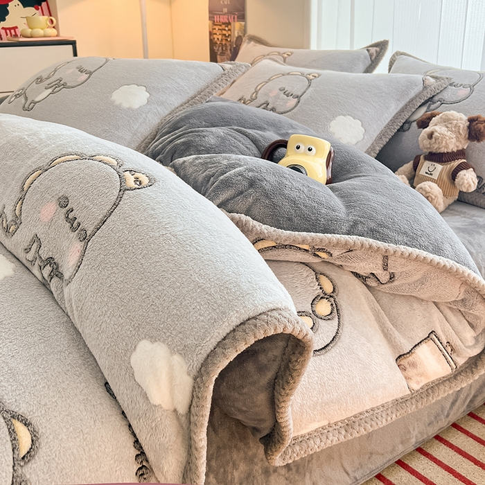 91家纺网 家纺一手货源 找家纺 倾慕  2026新款6D立体雪花绒系列四件套 奶茶小龙灰