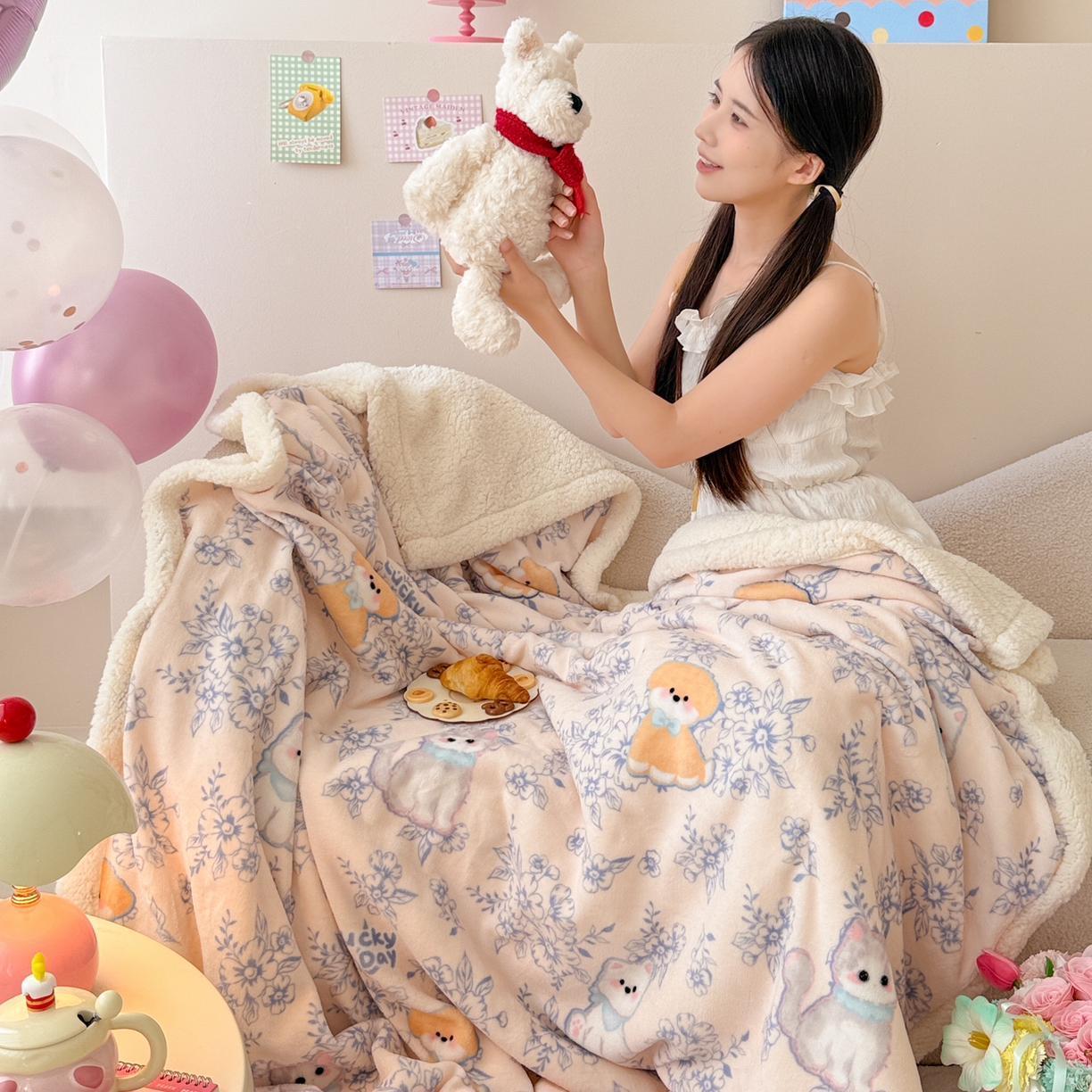 91家纺网 家纺一手货源 找家纺 沐慕 2025新款牛奶绒拼羊羔绒毛毯盖毯毯子 毛毯-花丛中