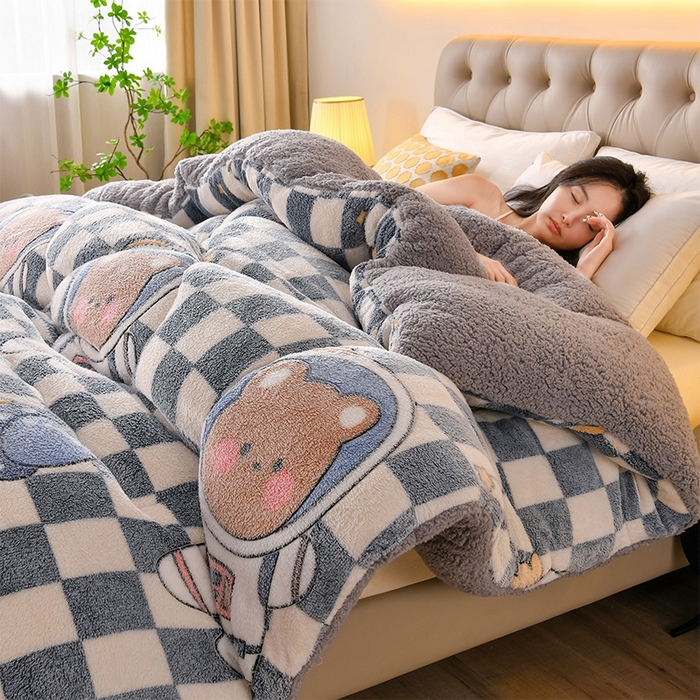 91家纺网 家纺一手货源 找家纺 金多美家纺 2025新款AB版雪花绒羊羔绒冬被被子被芯 宇航员