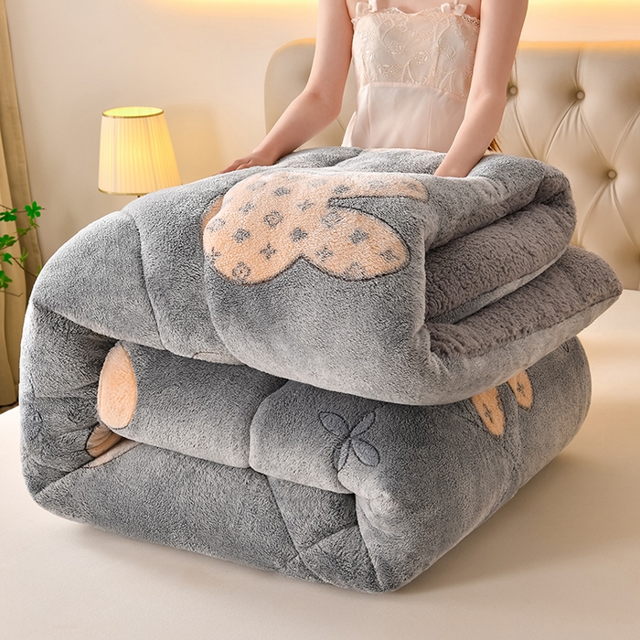 91家纺网 家纺一手货源 找家纺 金多美家纺 2025新款AB版雪花绒羊羔绒冬被被子被芯 灰色情怀