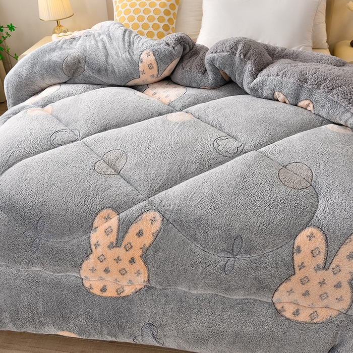 91家纺网 家纺一手货源 找家纺 金多美家纺 2025新款AB版雪花绒羊羔绒冬被被子被芯 灰色情怀