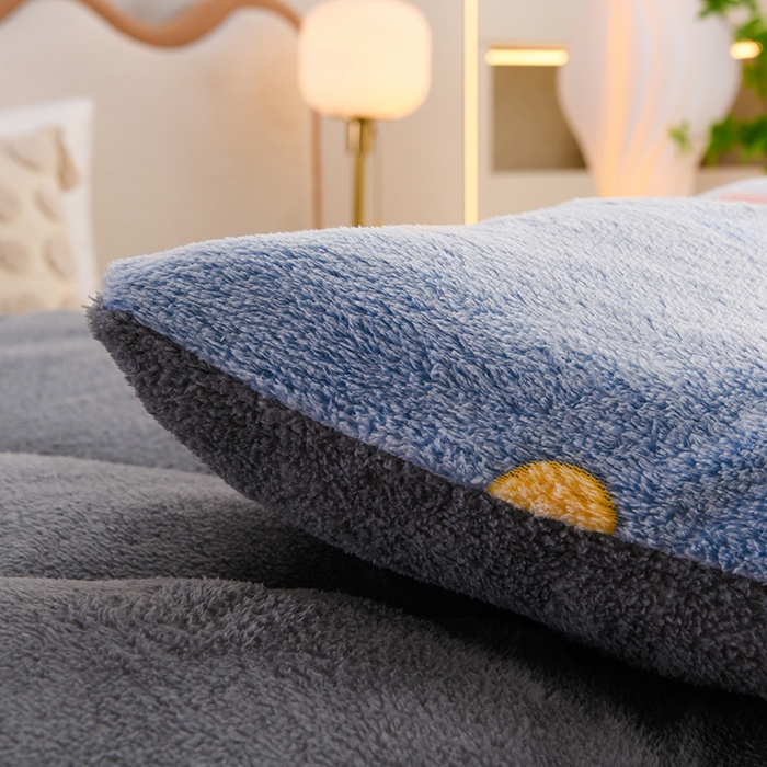 91家纺网 家纺一手货源 找家纺 金多美家纺 2025新款AB版雪花绒羊羔绒冬被被子被芯 七彩萌仔