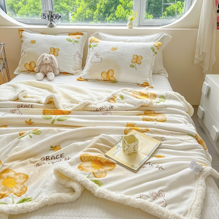 91家纺网 家纺一手货源 找家纺 沐慕 2025新款牛奶绒拼羊羔绒毛毯盖毯毯子 毛毯-花漾兔