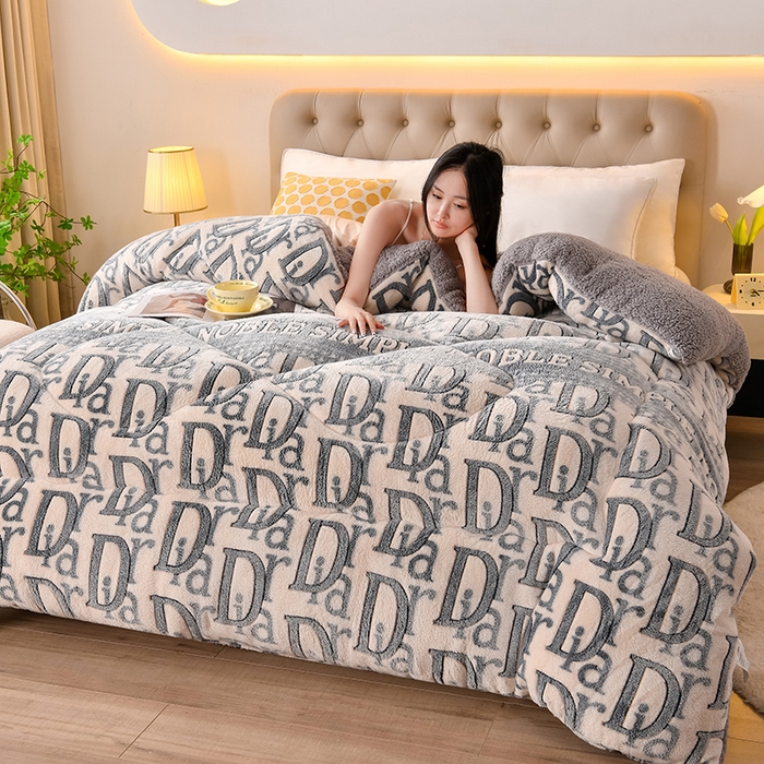 91家纺网 家纺一手货源 找家纺 金多美家纺 2025新款AB版雪花绒羊羔绒冬被被子被芯 用心的爱