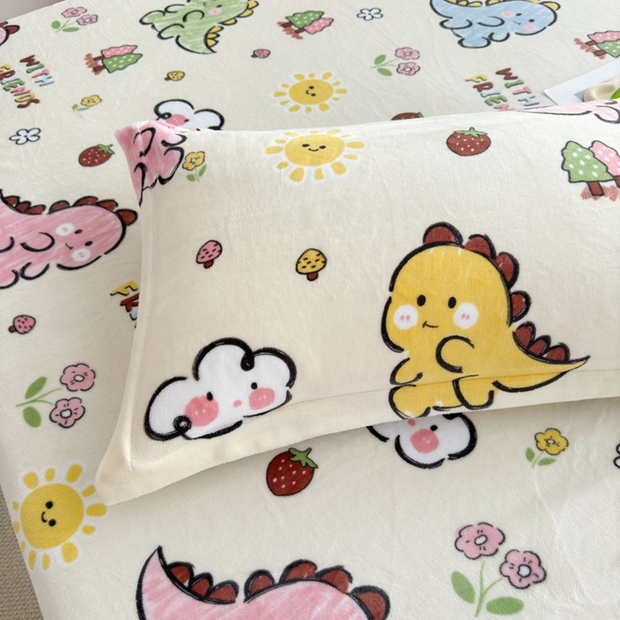 91家纺网 家纺一手货源 找家纺 翎盈家纺 2025新款加厚高克重牛奶绒枕头套 淘气恐龙