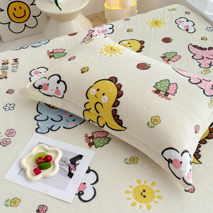 91家纺网 家纺一手货源 找家纺 翎盈家纺 2025新款加厚高克重牛奶绒枕头套 淘气恐龙