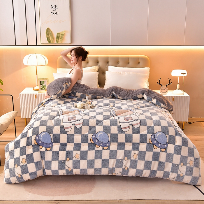 91家纺网 家纺一手货源 找家纺 金多美家纺 2025新款AB版雪花绒羊羔绒冬被被子被芯 宇航员