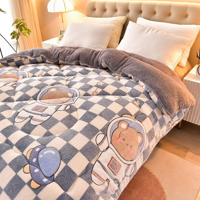 91家纺网 家纺一手货源 找家纺 金多美家纺 2025新款AB版雪花绒羊羔绒冬被被子被芯 宇航员