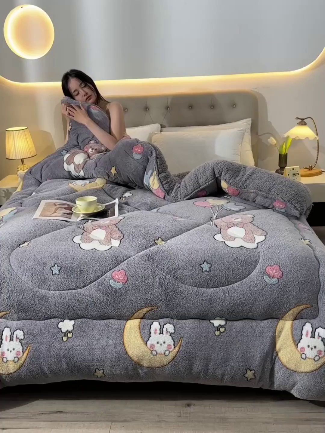 91家纺网 家纺一手货源 找家纺 金多美家纺 2025新款AB版雪花绒羊羔绒冬被被子被芯 云朵萌熊