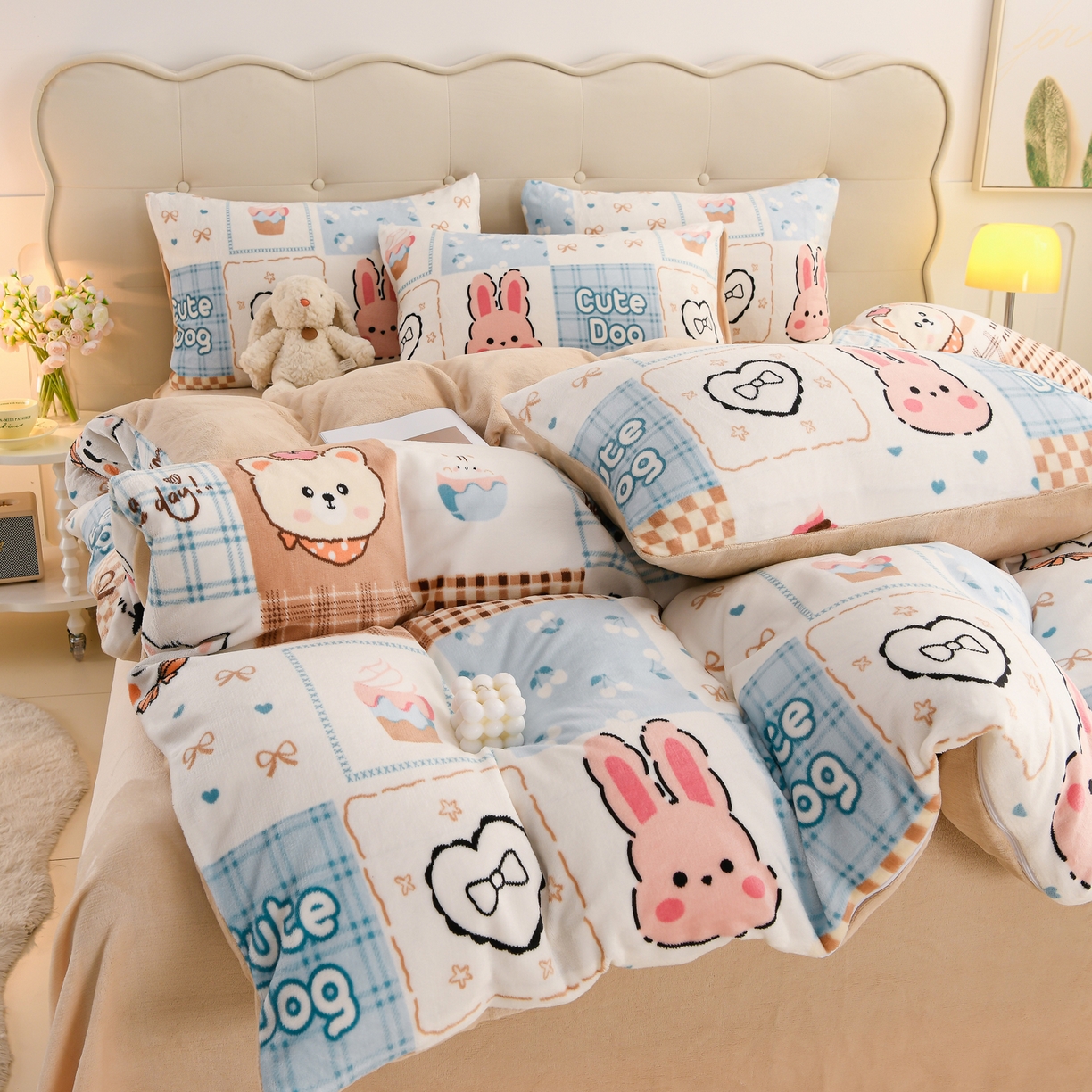 91家纺网 家纺一手货源 找家纺 紫月轩家纺 2025新款A类牛奶绒小清新印花四件套 萌宠小窝