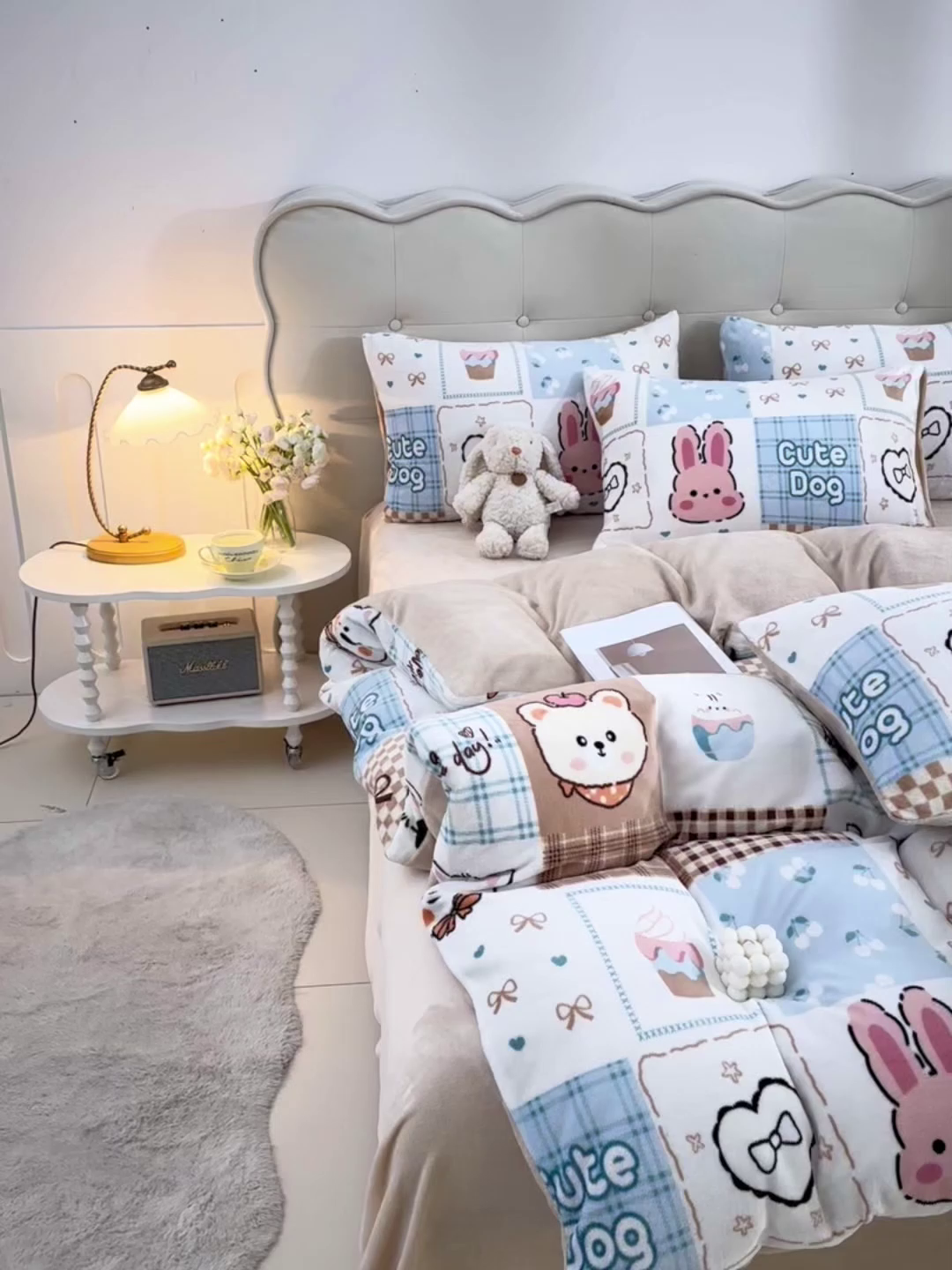 91家纺网 家纺一手货源 找家纺 紫月轩家纺 2025新款A类牛奶绒小清新印花四件套 萌宠小窝