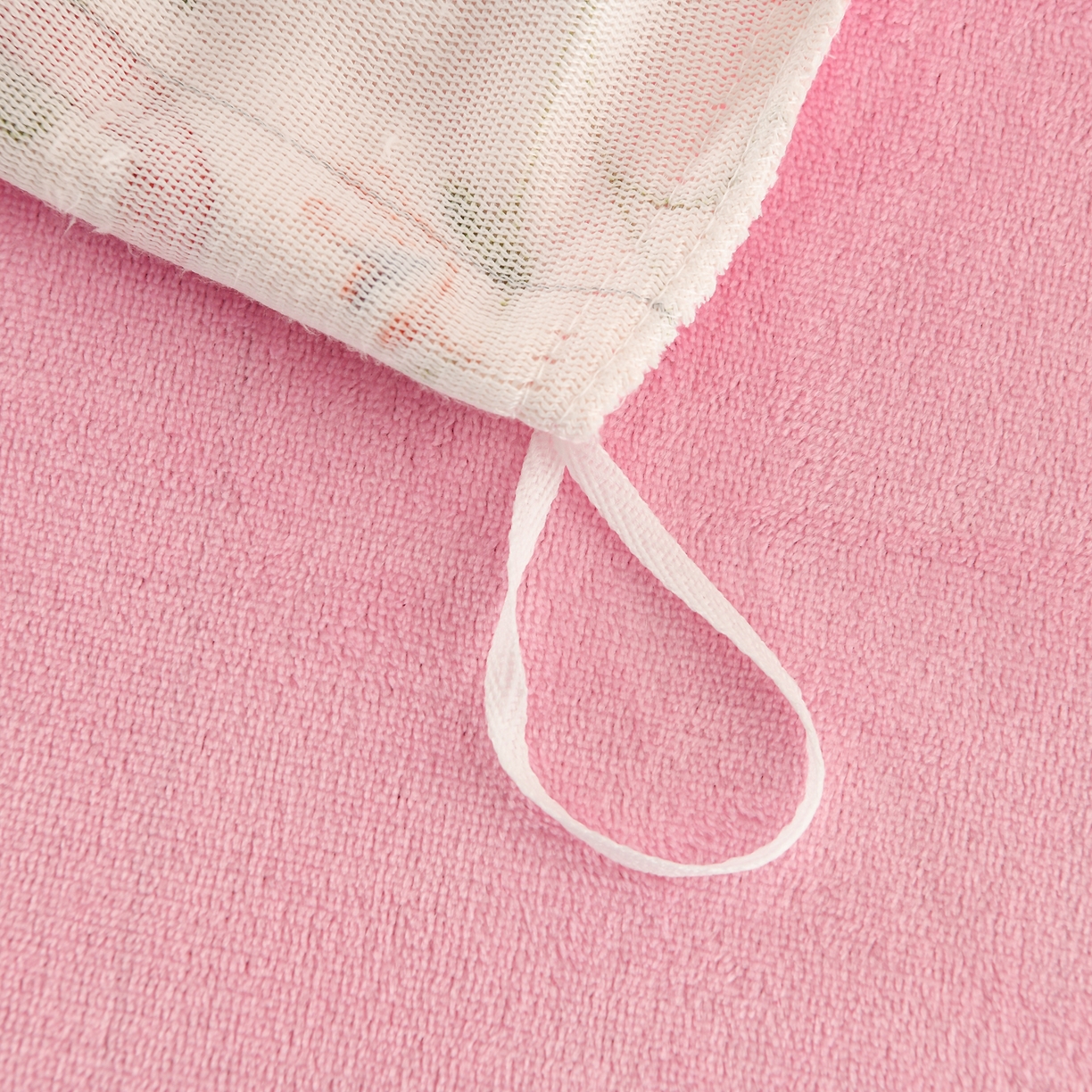 91家纺网 家纺一手货源 找家纺 紫月轩家纺 2025新款A类牛奶绒小清新印花四件套 花伴幸运