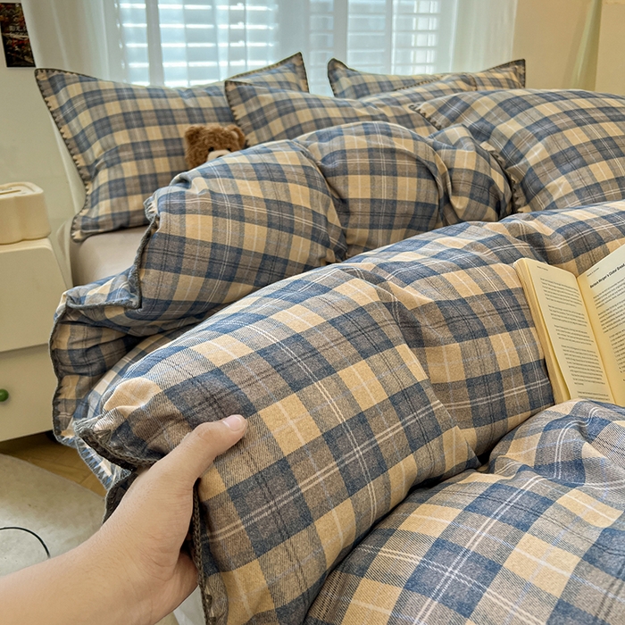 91家纺网 家纺一手货源 找家纺 莱茵家居 2025新款全棉磨毛贝壳边四件套 蓝黄格韵