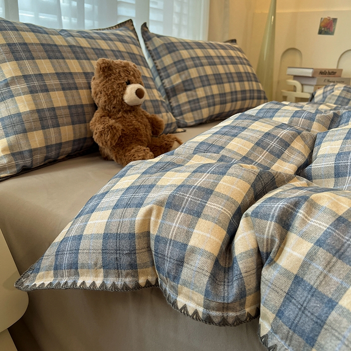 91家纺网 家纺一手货源 找家纺 莱茵家居 2025新款全棉磨毛贝壳边四件套 蓝黄格韵