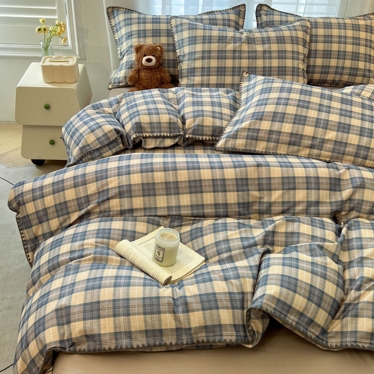 91家纺网 家纺一手货源 找家纺 莱茵家居 2025新款全棉磨毛贝壳边四件套 蓝黄格韵