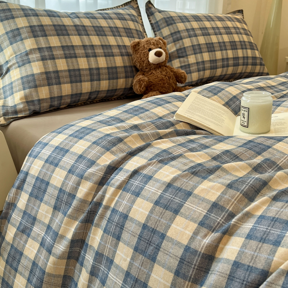 91家纺网 家纺一手货源 找家纺 莱茵家居 2025新款全棉磨毛贝壳边四件套 蓝黄格韵