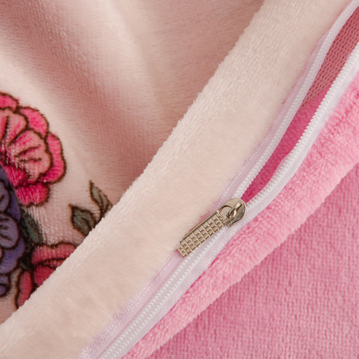 91家纺网 家纺一手货源 找家纺 紫月轩家纺 2025新款A类牛奶绒小清新印花四件套 粉色绮梦