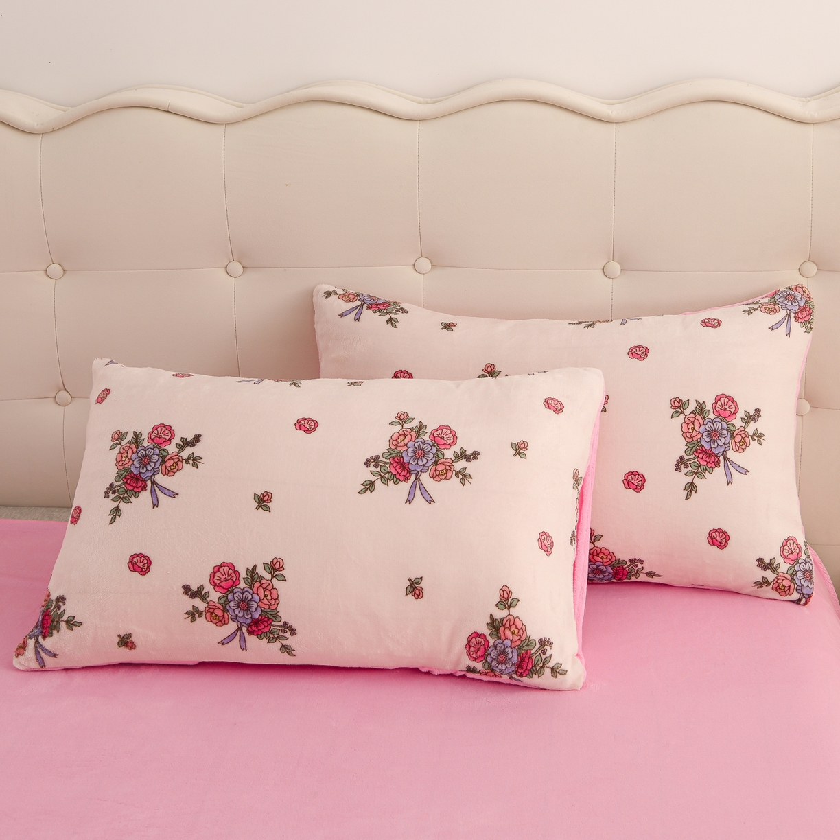 91家纺网 家纺一手货源 找家纺 紫月轩家纺 2025新款A类牛奶绒小清新印花四件套 粉色绮梦