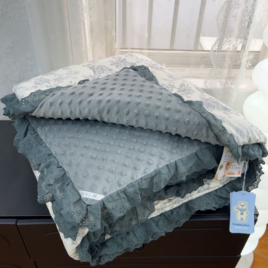 91家纺网 家纺一手货源 找家纺 （总）暖居 2025新款纯棉花边款春秋豆豆被四季通用