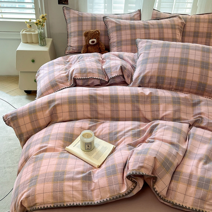 91家纺网 家纺一手货源 找家纺 莱茵家居 2025新款全棉磨毛贝壳边四件套 柔粉深砚