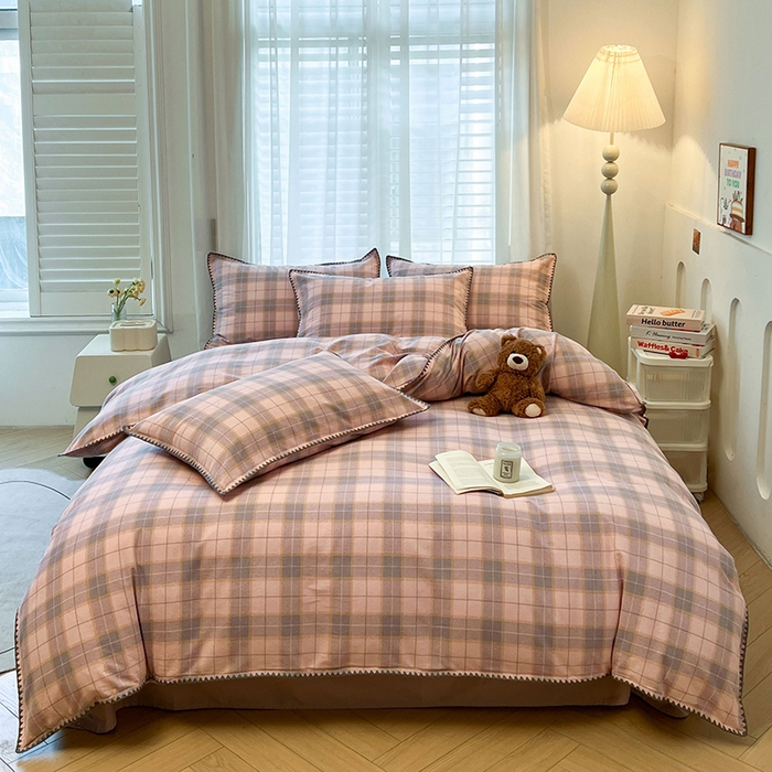 91家纺网 家纺一手货源 找家纺 莱茵家居 2025新款全棉磨毛贝壳边四件套 柔粉深砚