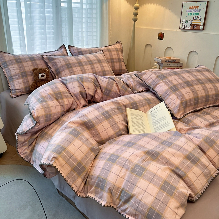 91家纺网 家纺一手货源 找家纺 莱茵家居 2025新款全棉磨毛贝壳边四件套 柔粉深砚