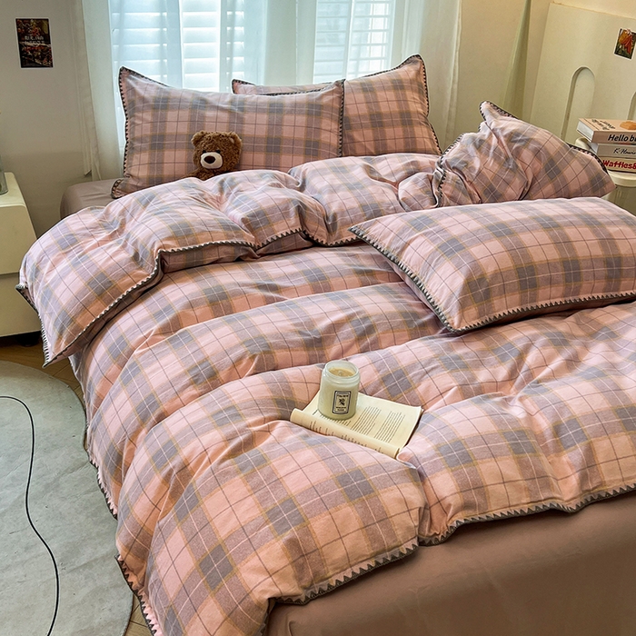 91家纺网 家纺一手货源 找家纺 莱茵家居 2025新款全棉磨毛贝壳边四件套 柔粉深砚