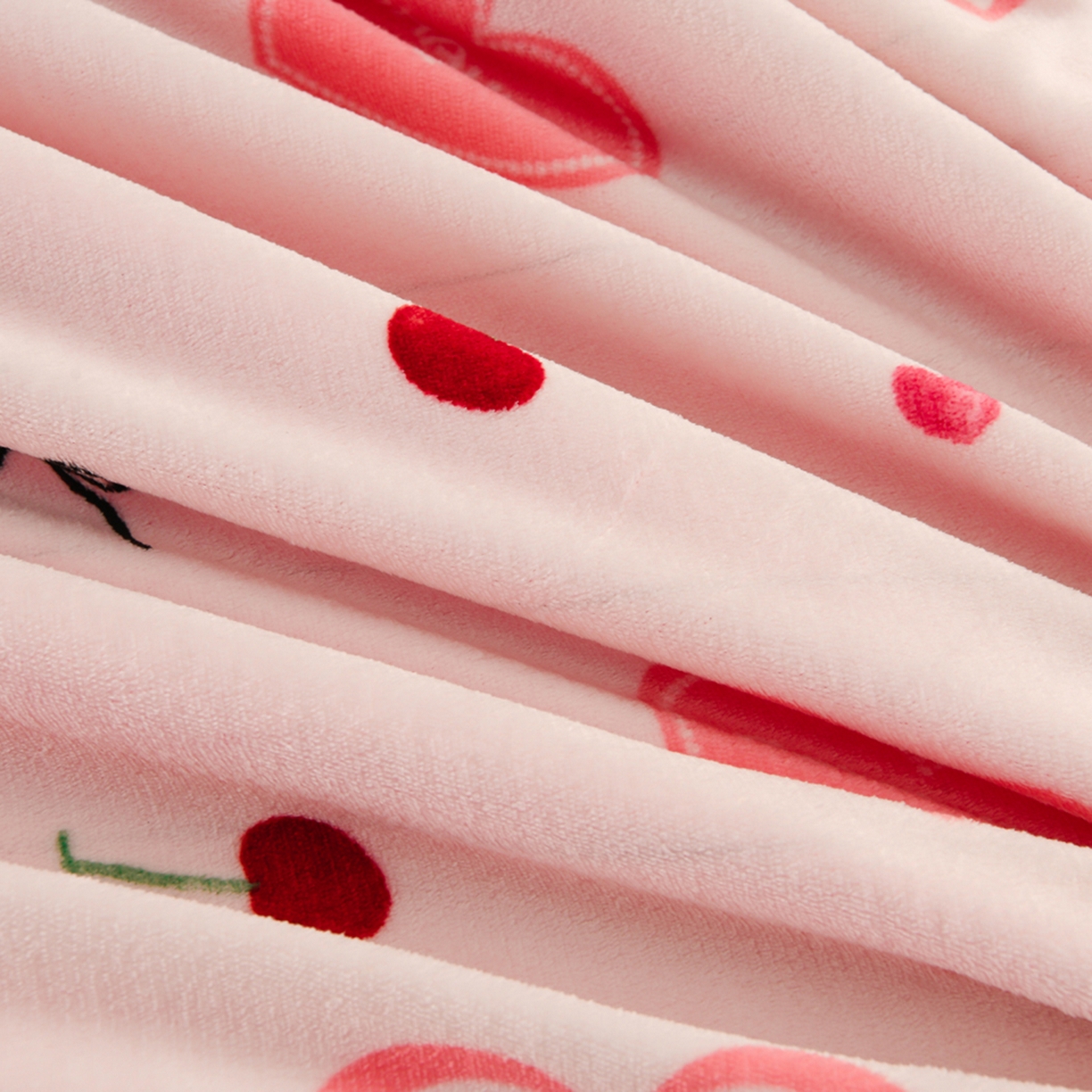 91家纺网 家纺一手货源 找家纺 紫月轩家纺 2025新款A类牛奶绒小清新印花四件套 粉爱心