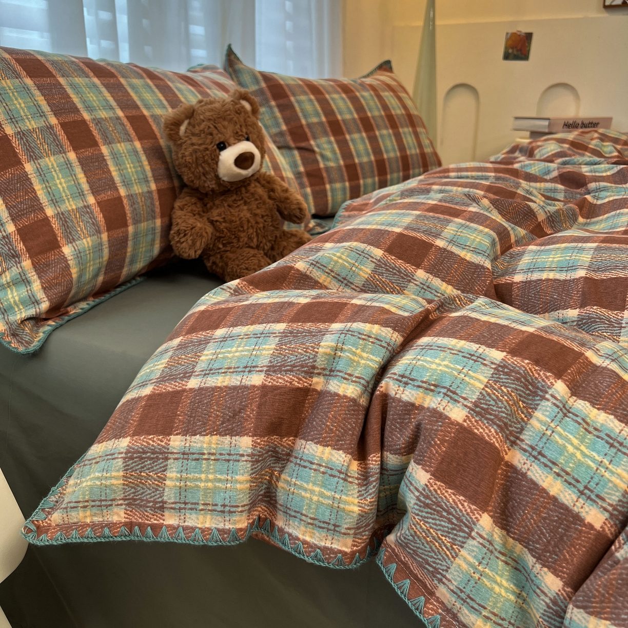 91家纺网 家纺一手货源 找家纺 莱茵家居 2025新款全棉磨毛贝壳边四件套 棕林青雾