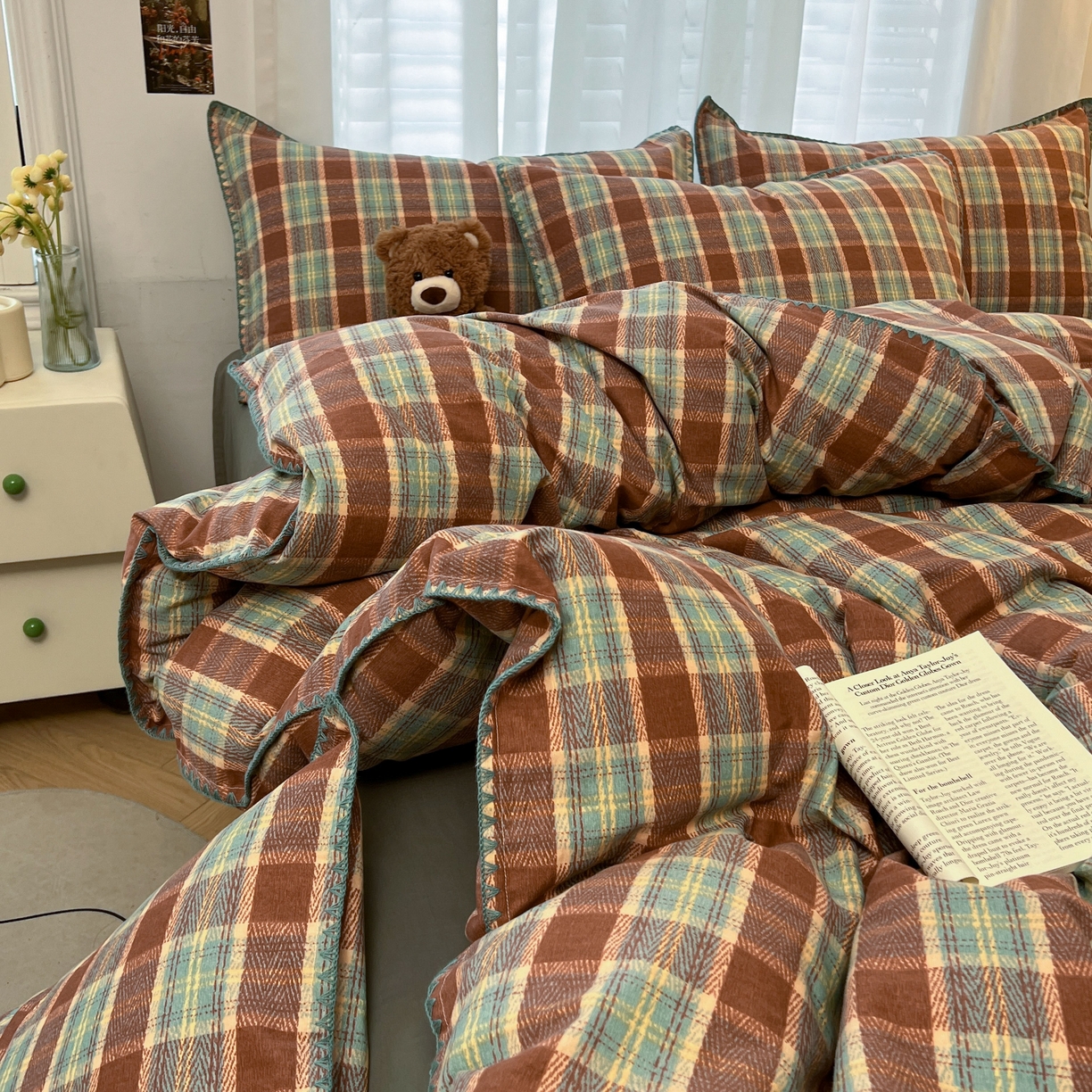 91家纺网 家纺一手货源 找家纺 莱茵家居 2025新款全棉磨毛贝壳边四件套 棕林青雾