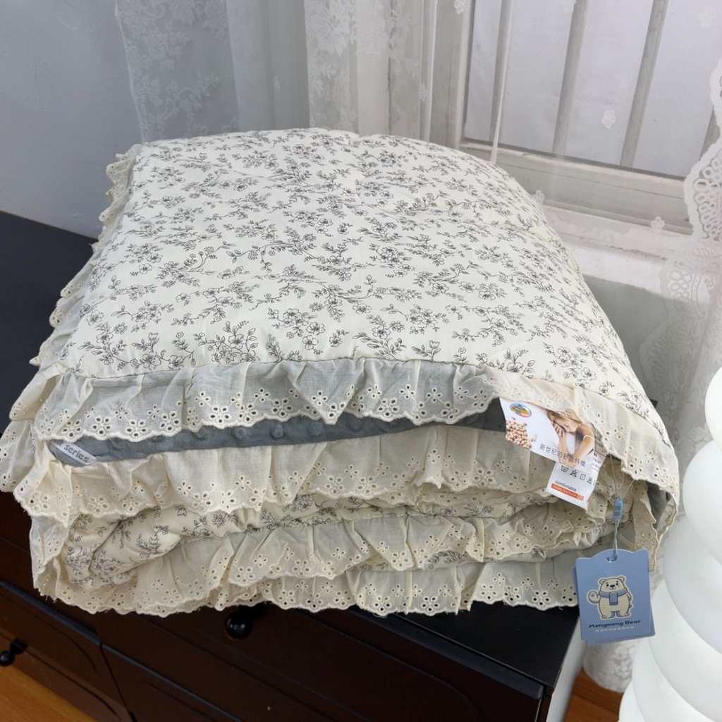 91家纺网 家纺一手货源 找家纺 （总）暖居 2025新款纯棉花边款春秋豆豆被四季通用