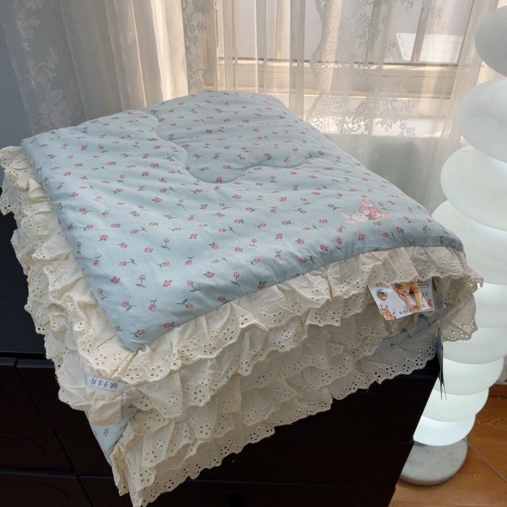 91家纺网 家纺一手货源 找家纺 （总）暖居 2025新款纯棉花边款春秋豆豆被四季通用