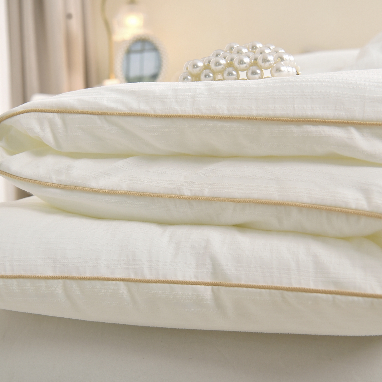 91家纺网 家纺一手货源 找家纺 典曼家纺 2025新款A类立体提花烫钻被被子被芯-蝶恋花 蝶恋花奶昔白