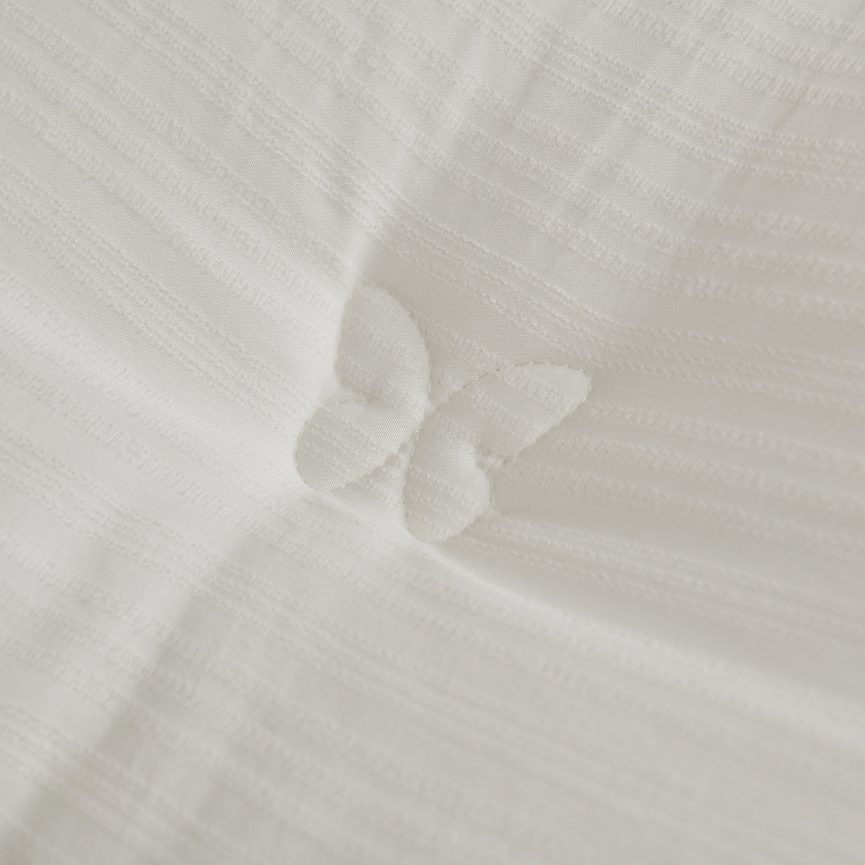 91家纺网 家纺一手货源 找家纺 典曼家纺 2025新款A类立体提花烫钻被被子被芯-蝶恋花 蝶恋花奶昔白