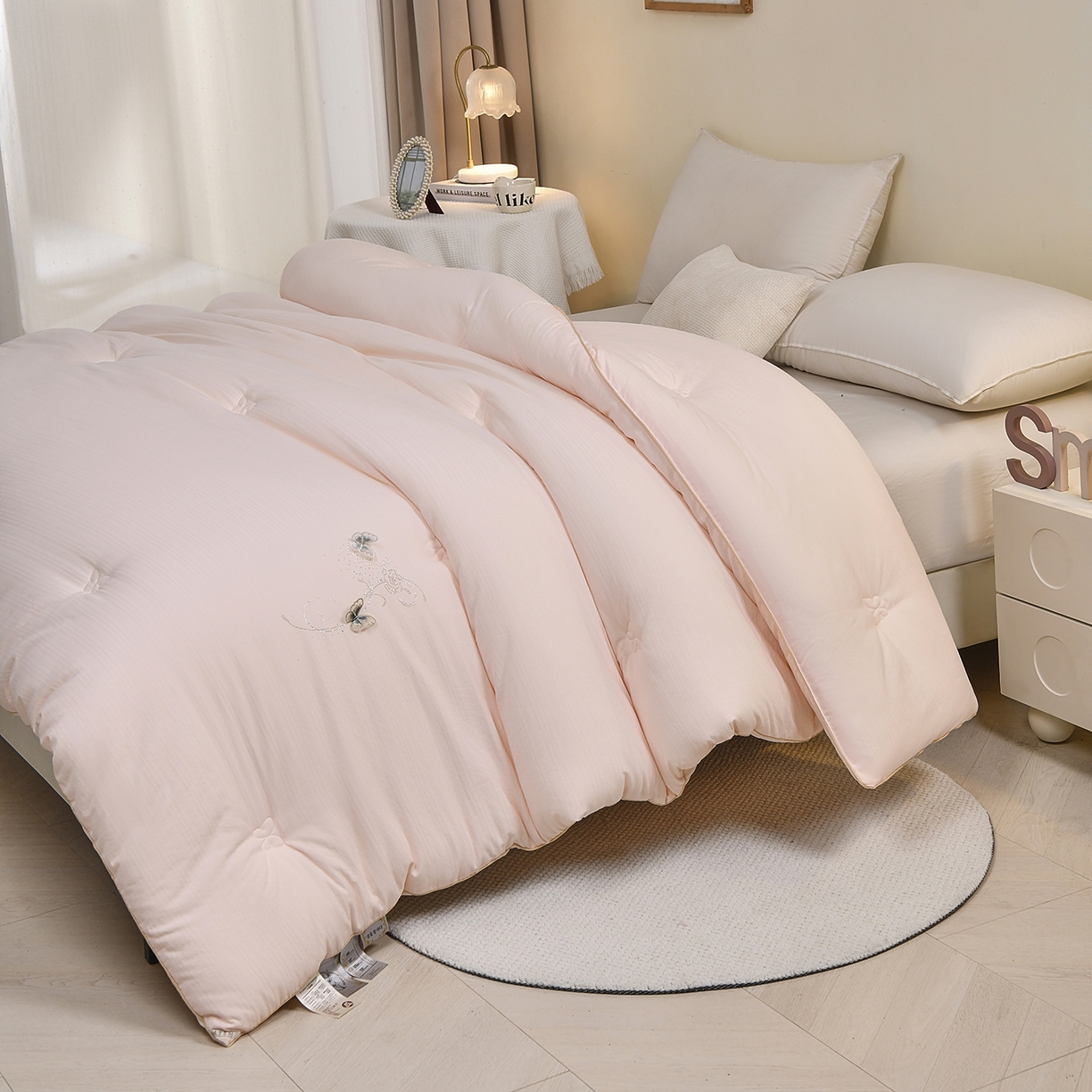 91家纺网 家纺一手货源 找家纺 典曼家纺 2025新款A类立体提花烫钻被被子被芯-蝶恋花 蝶恋花胭脂玉