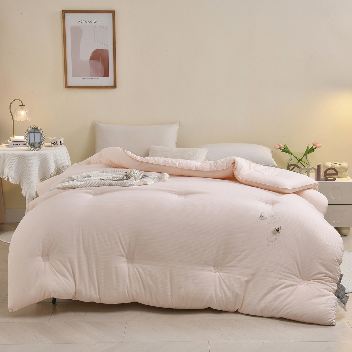 91家纺网 家纺一手货源 找家纺 典曼家纺 2025新款A类立体提花烫钻被被子被芯-蝶恋花 蝶恋花胭脂玉