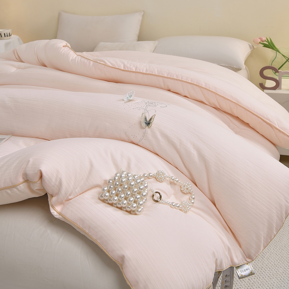 91家纺网 家纺一手货源 找家纺 典曼家纺 2025新款A类立体提花烫钻被被子被芯-蝶恋花 蝶恋花胭脂玉