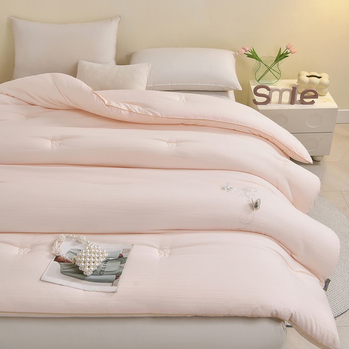 91家纺网 家纺一手货源 找家纺 典曼家纺 2025新款A类立体提花烫钻被被子被芯-蝶恋花 蝶恋花胭脂玉